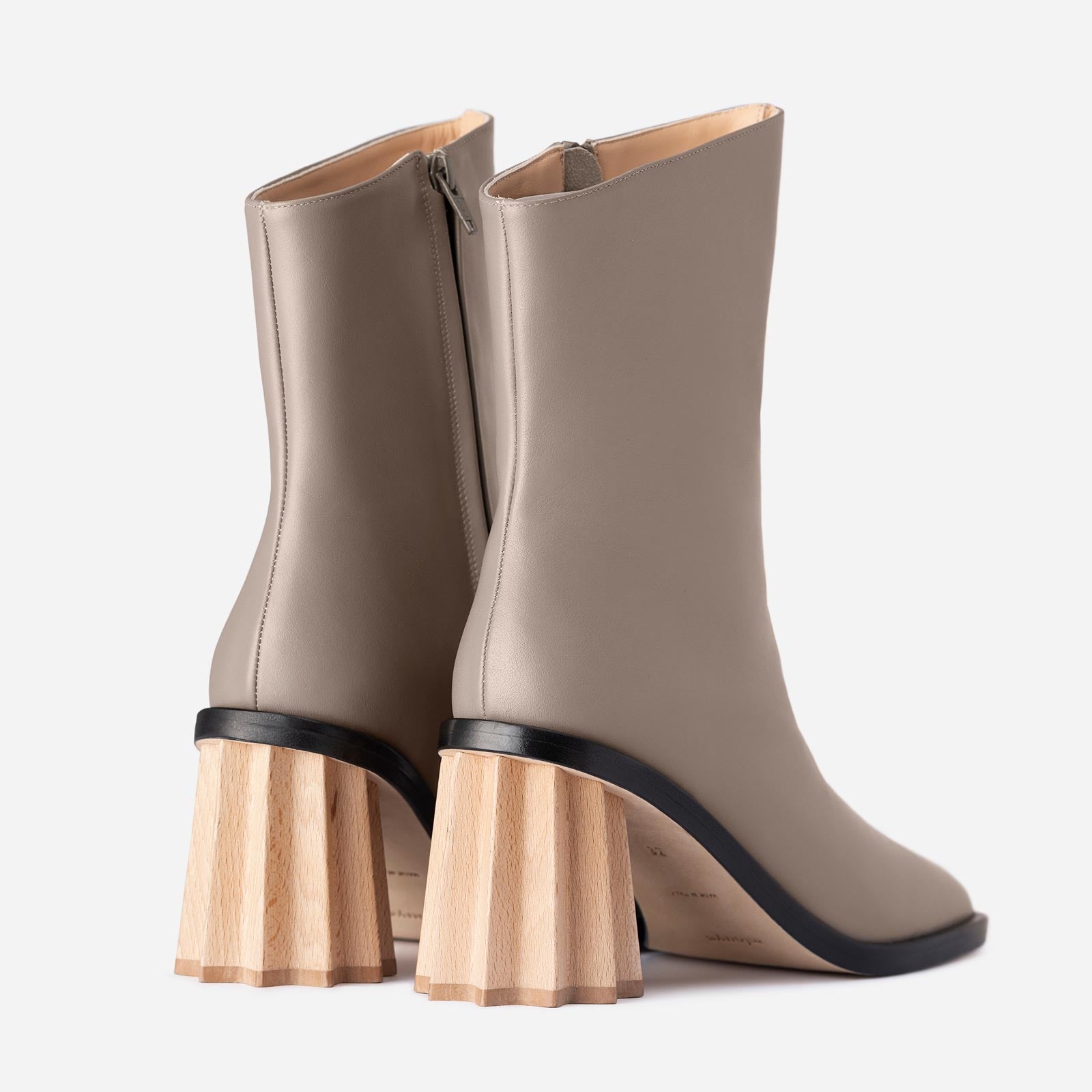964 Pleated Heel Boot